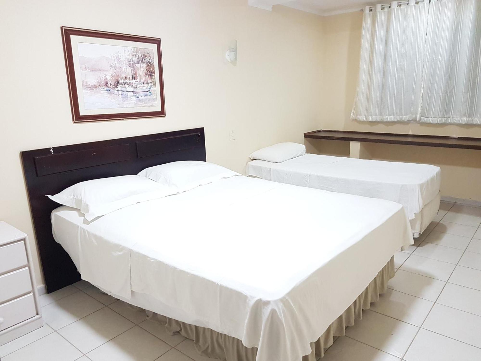 Triple Room (3 Single beds)